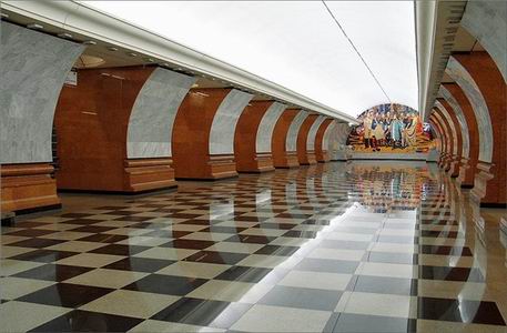 Станция метро "Парк Победы" построенная по проекту авторского коллектива М.П. Бубнова