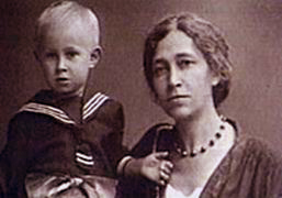 Софья Николаевна Ростропович с сыном Мстиславом